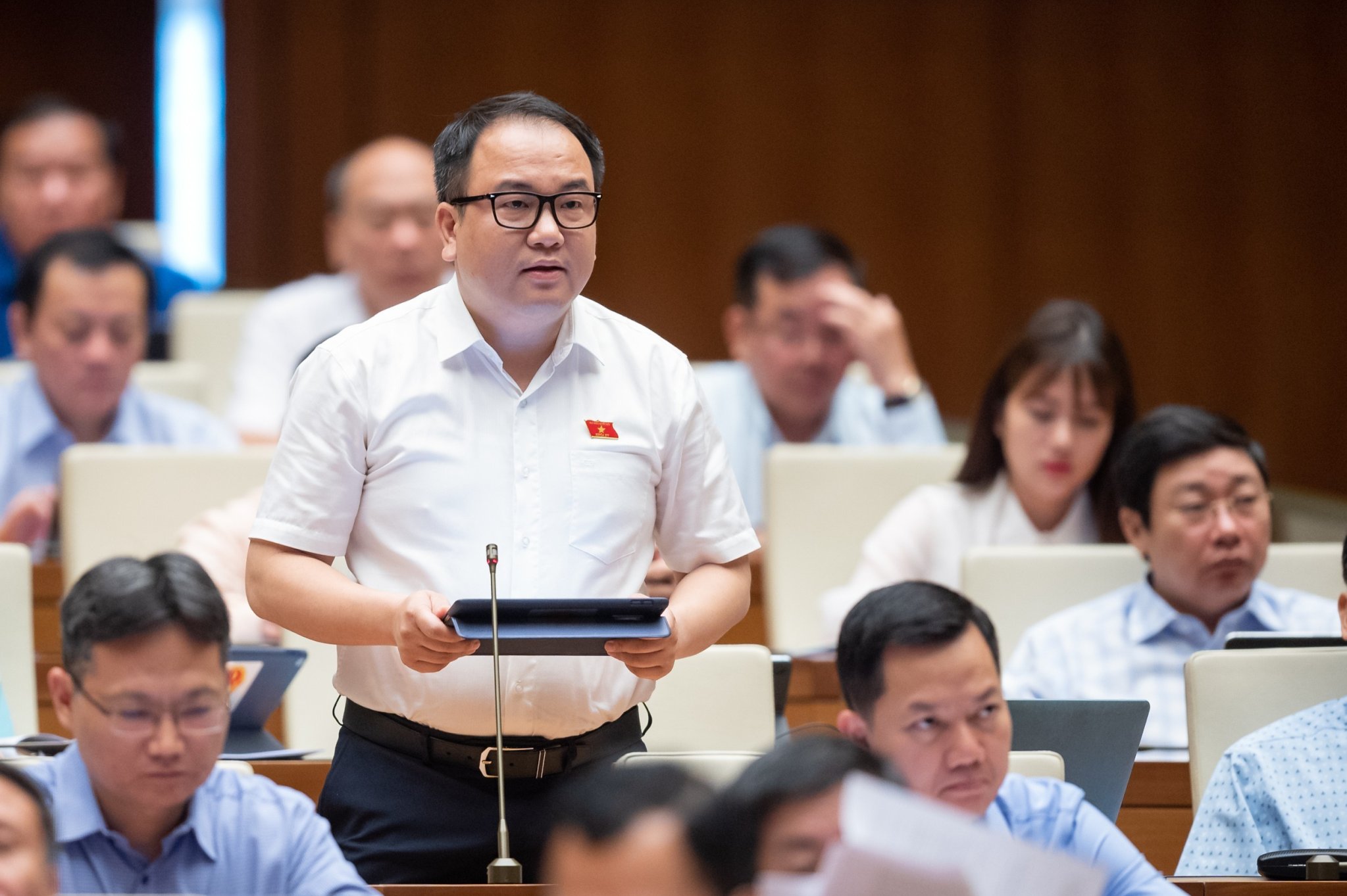 230520230918-z4368468987808-9e-6341-7757-1684814723 Đại biểu Phạm Trọng Nghĩa phát biểu tại hội trường Quốc hội, sáng 23/5. Ảnh: Media Quốc hội