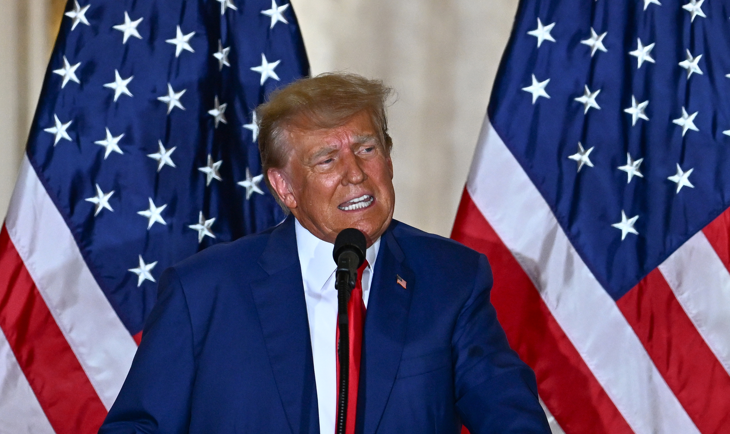 33cn3kv-highres-4615-1684890524 Cựu tổng thống Mỹ Donald Trump phát biểu ở Mar-a-Lago, Palm Beach, Florida, hôm 4/4. Ảnh: AFP