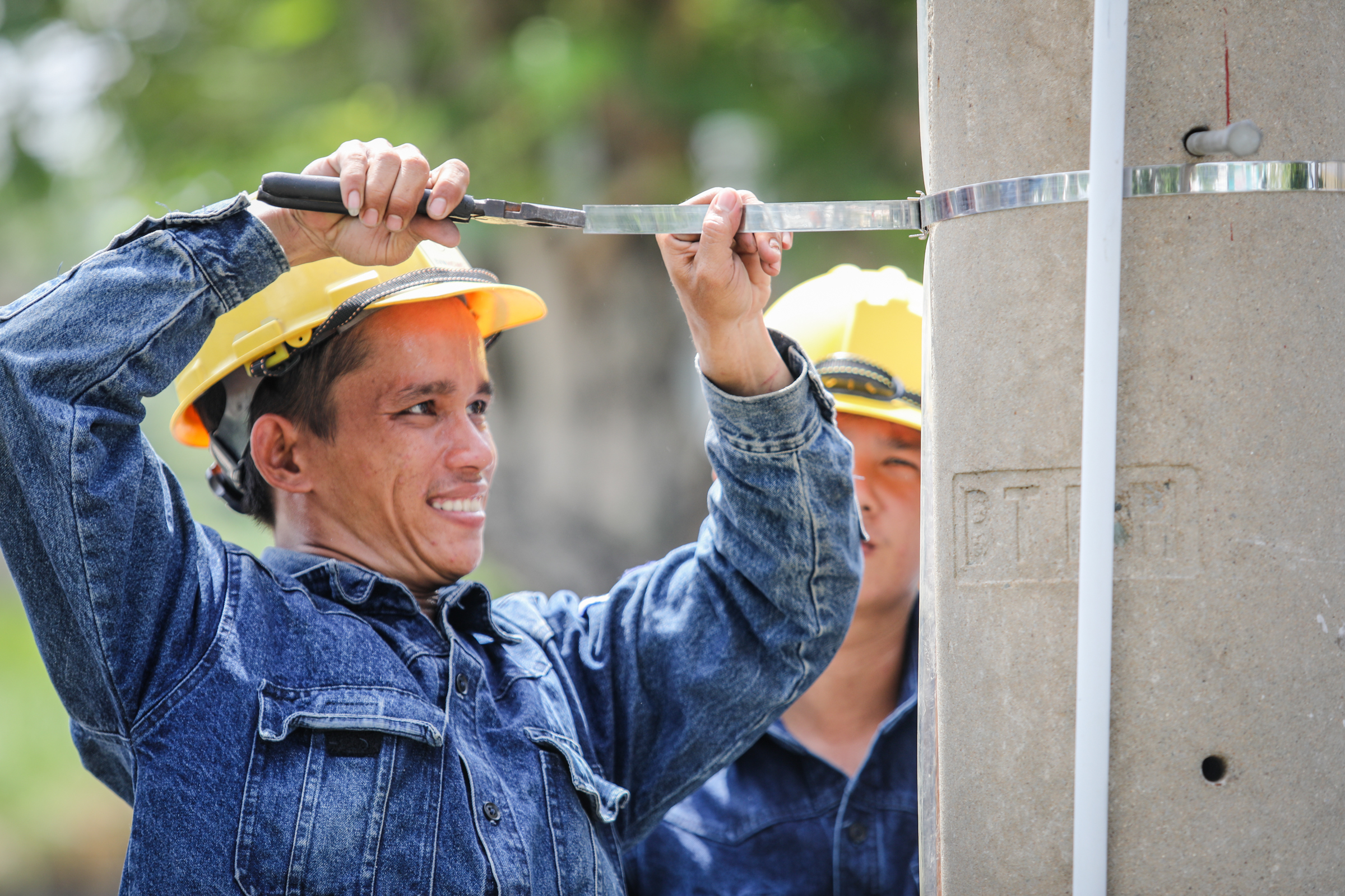 bk3a4747-1465-1684479406 Công nhân Điện lực TP HCM sửa chữa điện tại khu chế xuất Tân Thuận (quận 7, TP HCM). Ảnh: Thành Nguyễn