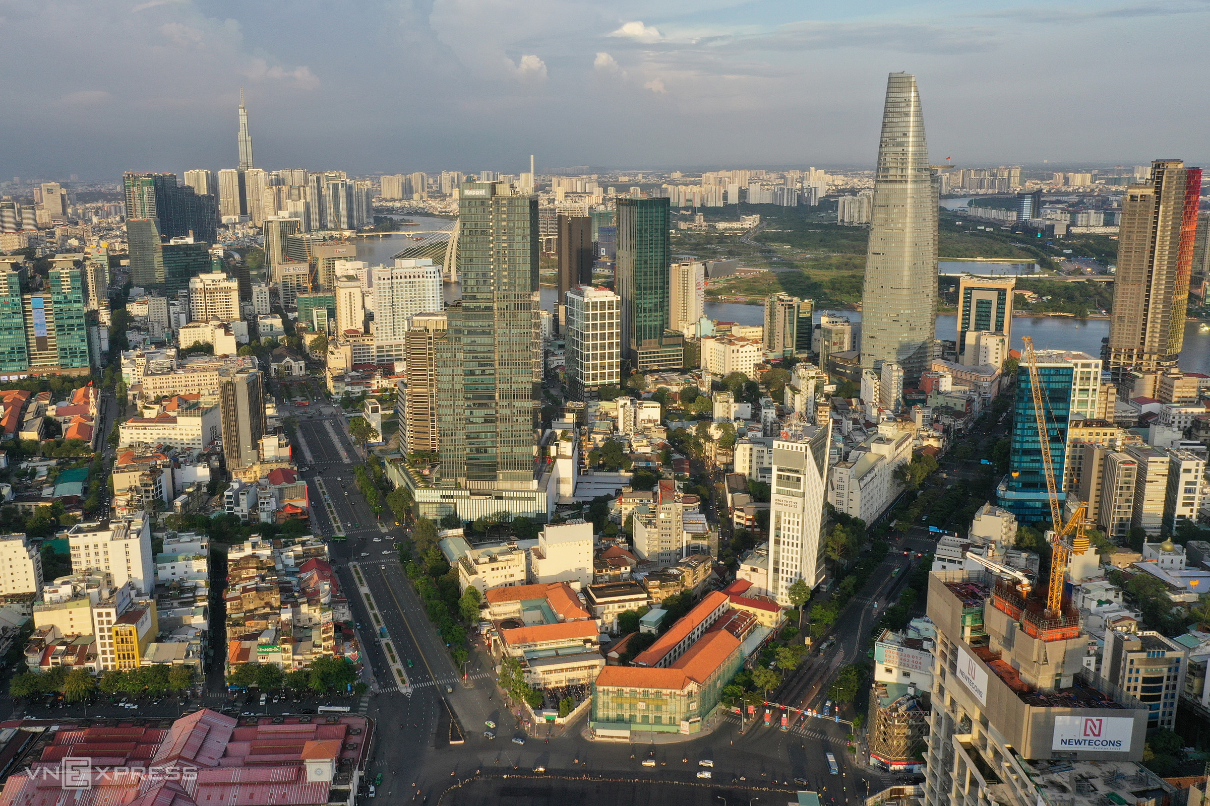 dji-0735-1683894918-2897-1683895984 Khu trung tâm TP HCM, quận 1, tháng 11/2022. Ảnh: Quỳnh Trần