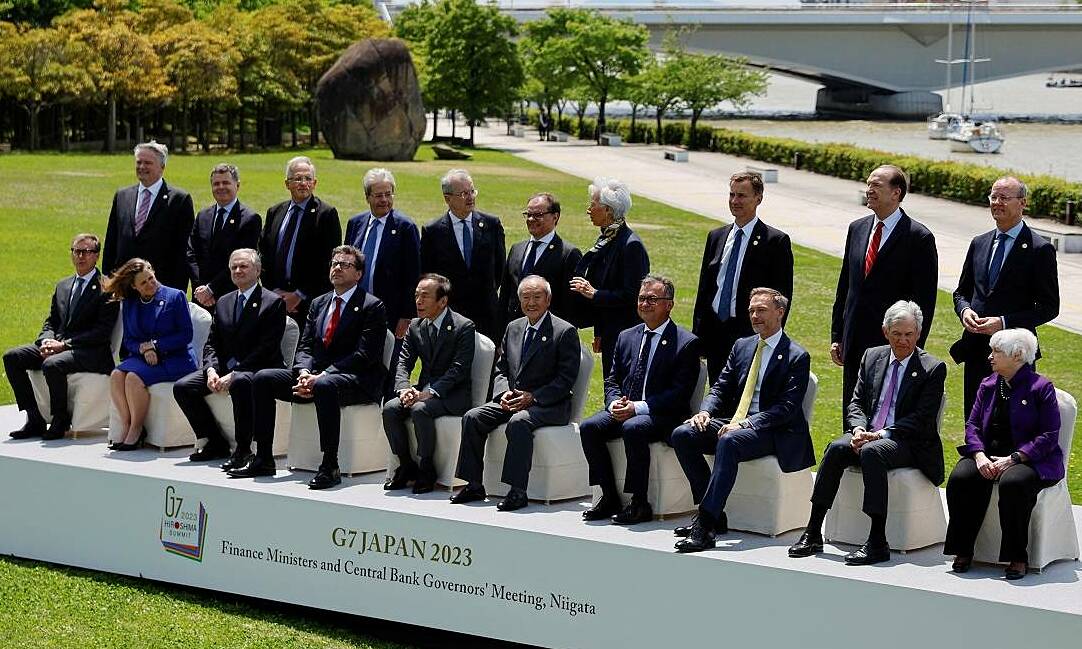 g7-niigata-meet-20230512-20230-6077-3643-1683884836 Các lãnh đạo tài chính G7 tham gia hội nghị ở Niigata. Ảnh: Reuters