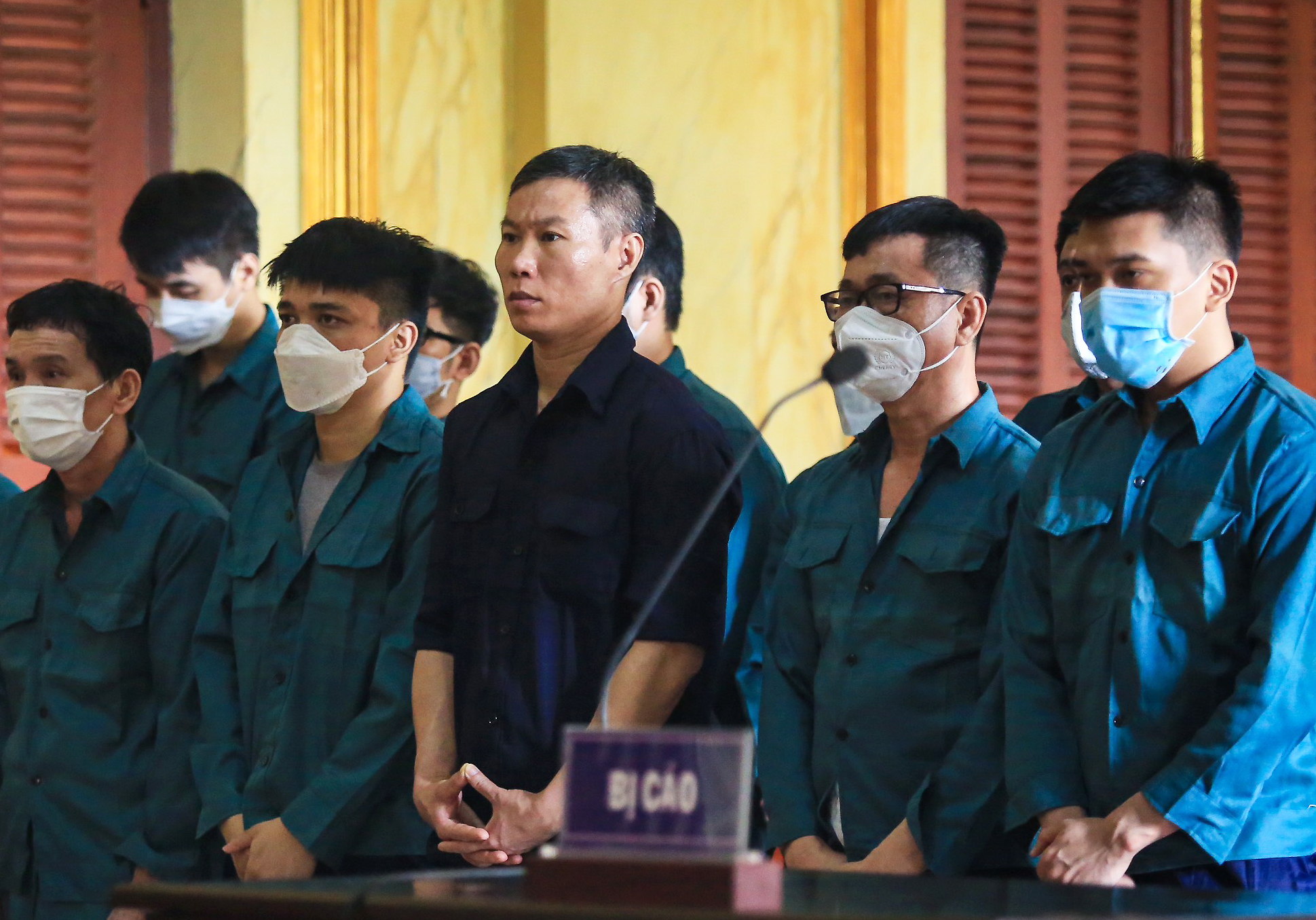 hoang-duy-tien-1-4845-1685079164 Tiến và các đồng phạm tại tòa. Ảnh: Hải Duyên