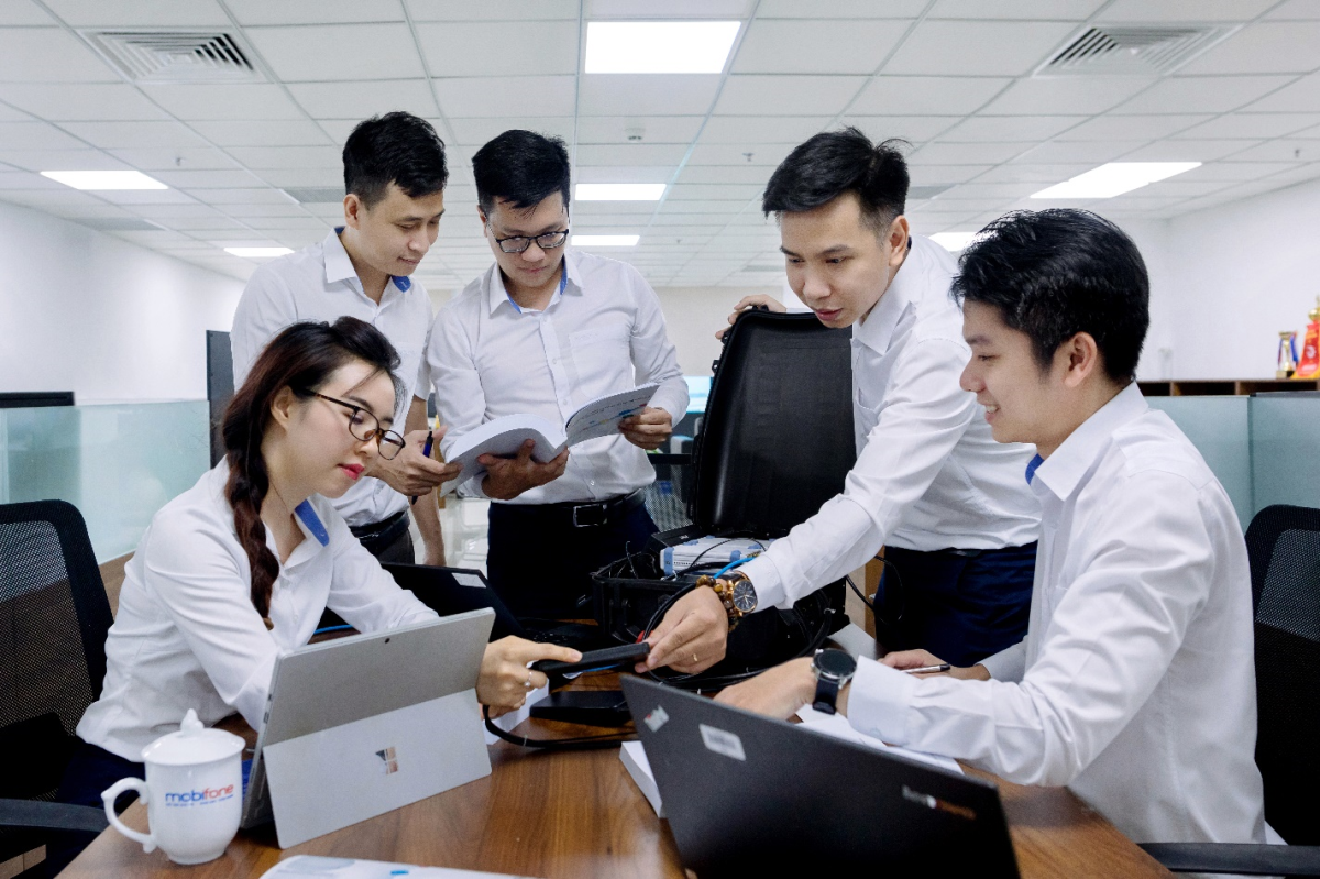 image-468564741-extractword-0-4097-8786-1684494583 Đội ngũ cán bộ nhân viên tại MobiFone. Ảnh: MobiFone