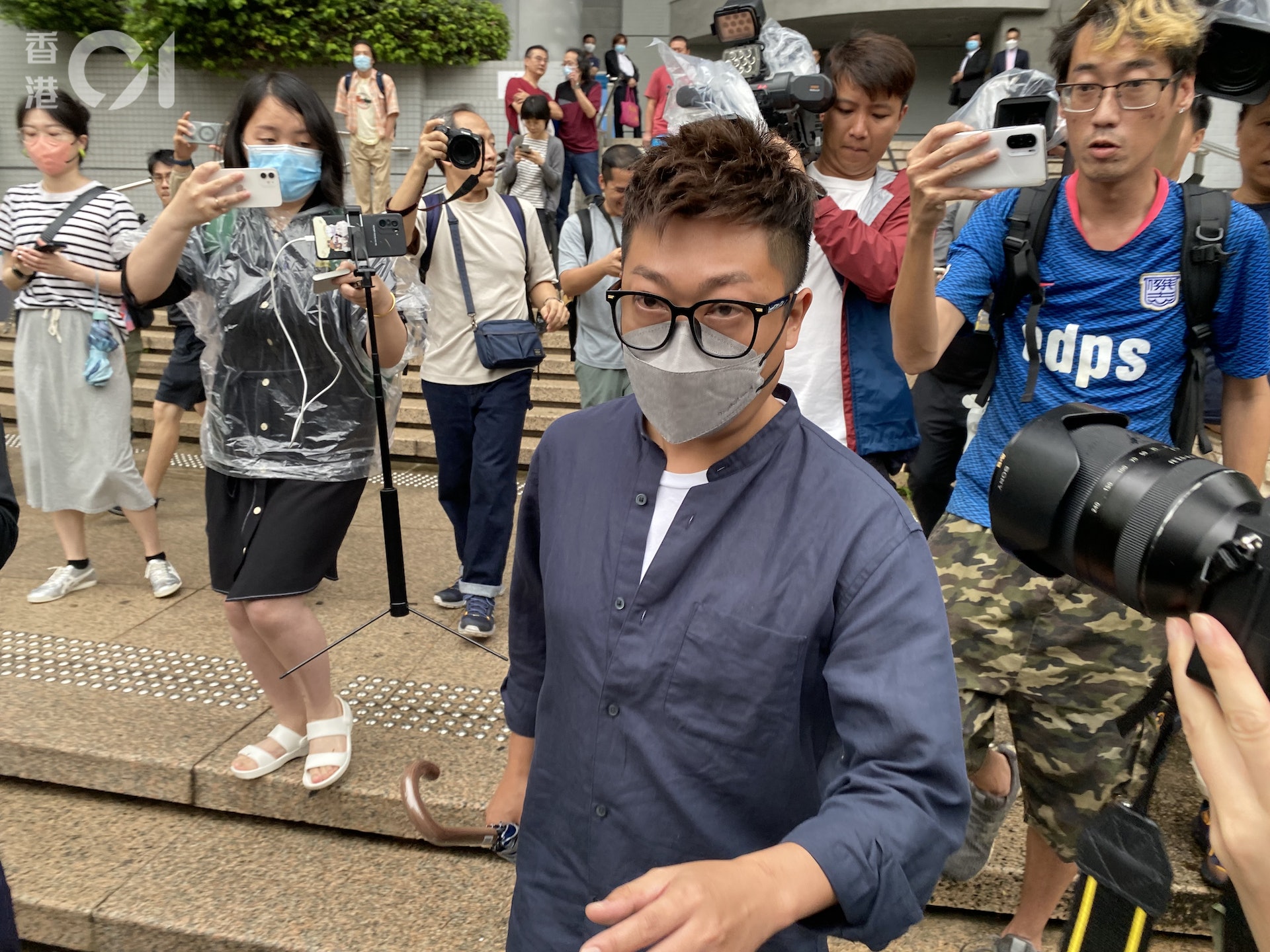 lzikrtoo3l-kcqraau4wzhm5-cishz-8803-4611-1683537456 Lâm Thuấn, nhân viên công ty du thuyền bị buộc tội giúp Trí chạy trốn sang Macao, rời tòa án sau khi được bảo lãnh tại ngoại. Ảnh: HK01