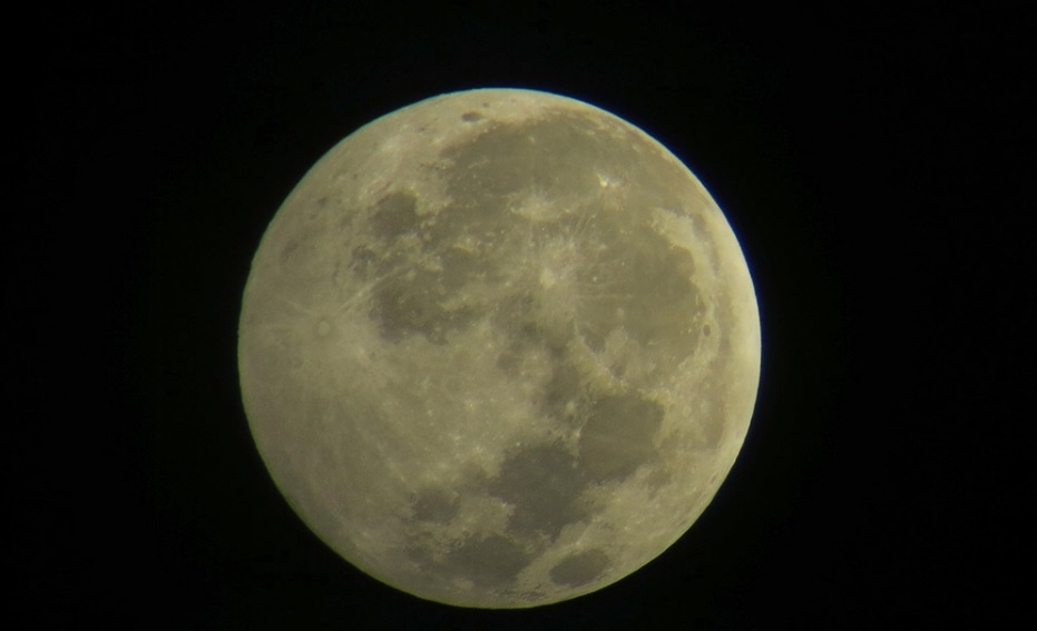 Hình ảnh mặt trăng màu xám khi diễn ra nguyệt thực nửa tối. Ảnh: VACA