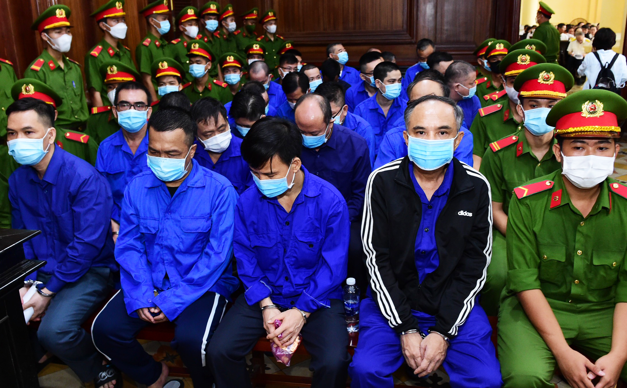 can-bo-thue-7938-1686231174 Các bị cáo bị đưa ra xét xử trong vụ án. Ảnh: Thanh Tùng
