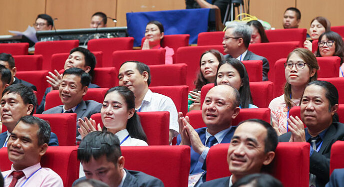 dbtientien-8872-1686470489-168-8360-5811-1686477436 Các điển hình tiên tiến đại diện cho tập thể, cá nhân công tác trên nhiều vĩnh vực dự hội nghị sáng 11/6. Ảnh: VGP