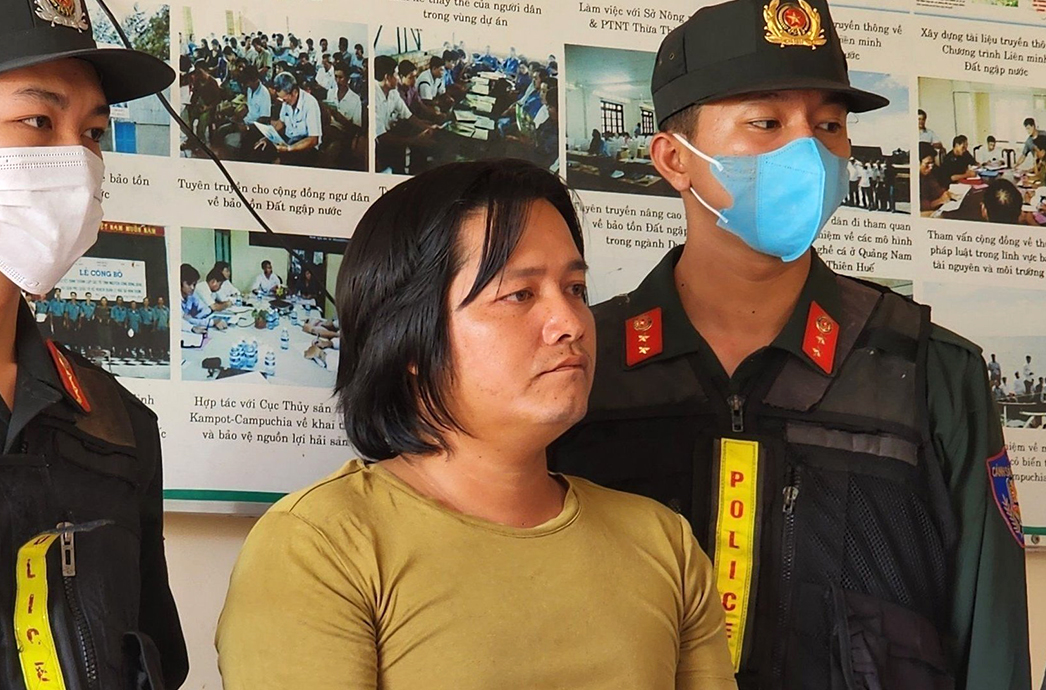 giang-ho-phu-quoc-6695-1685592555 Văn Thế Sự bị công an bắt. Ảnh: Dương Đông