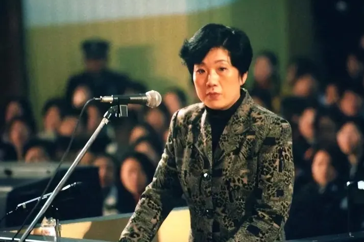 2-4610-1689938978 Tưởng Diễm Bình ra tòa năm 2001. Ảnh: Toutiao