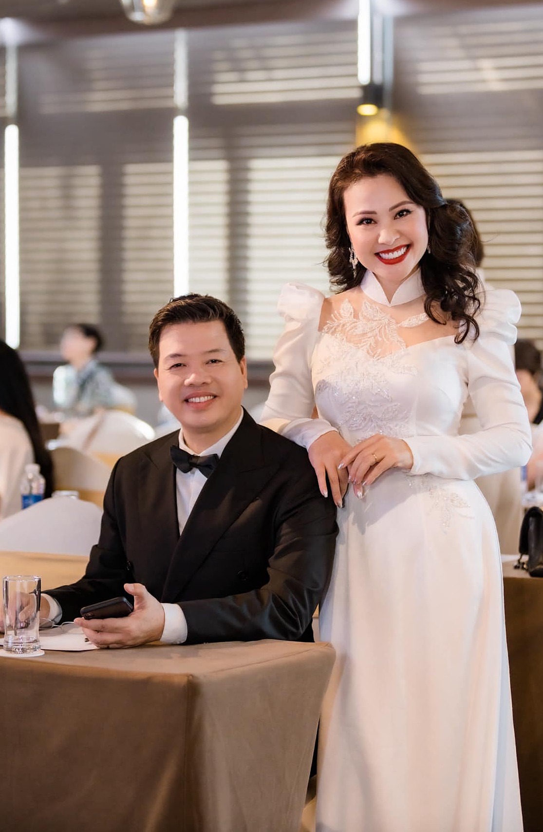 da-ng-du-o-ng-kim-xuye-n-jpeg-8578-5047-1689687899 Đăng Dương bên bà xã tại họp báo giới thiệu liveshow của anh hôm 17/7 ở Hà Nội. Ảnh: Hòa Nguyễn