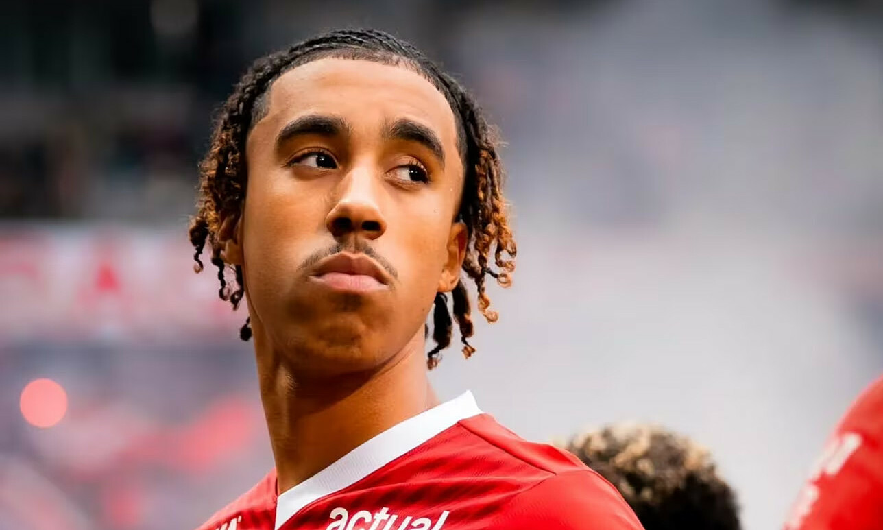 Leny Yoro trong một trận đấu cho Lille mùa 2023-2024. Ảnh: AS