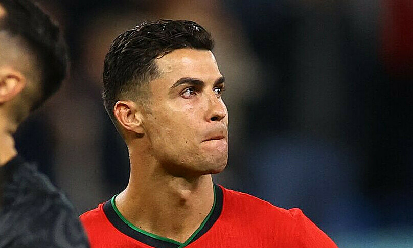 Cristiano Ronaldo sau trận Bồ Đào Nha thua Pháp trên loạt đá luân lưu vòng tứ kết Euro, sân Volkspark, thành phố Hamburg, Đức tối 5/7/2024. Ảnh: Reuters
