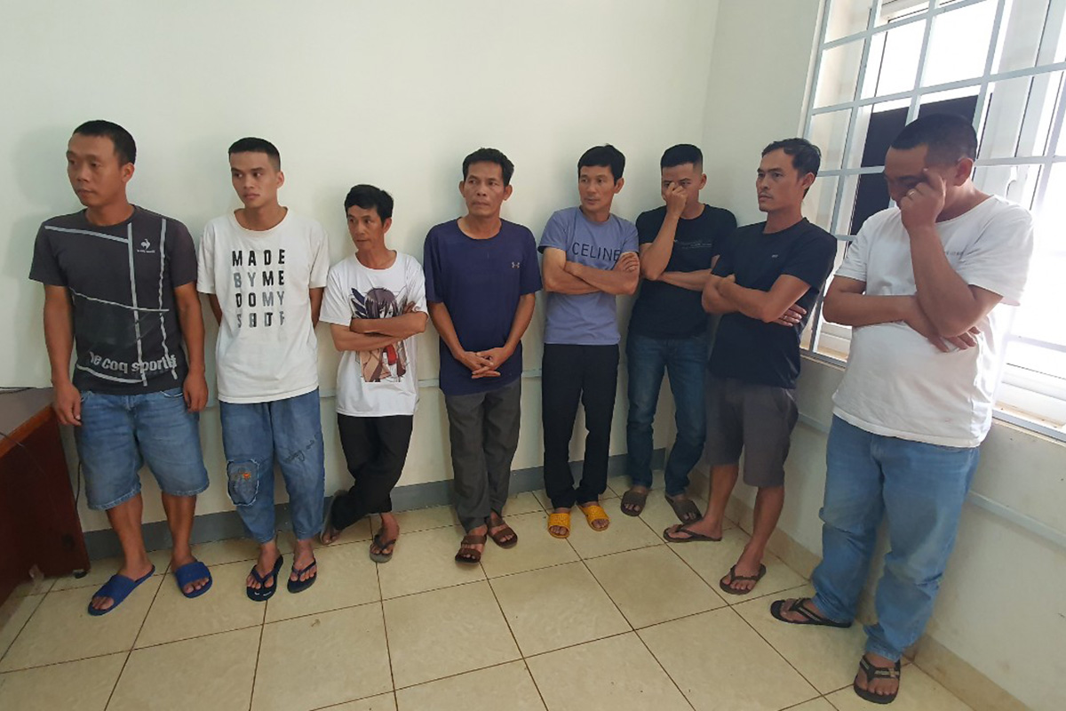 Hàng chục cảnh sát đột kích 4 lò cá độ Euro