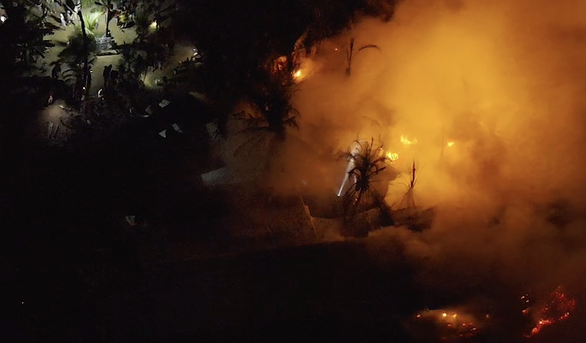 Cháy kho chứa nhang trầm tại huyện Vạn Ninh. Ảnh: Thành Long