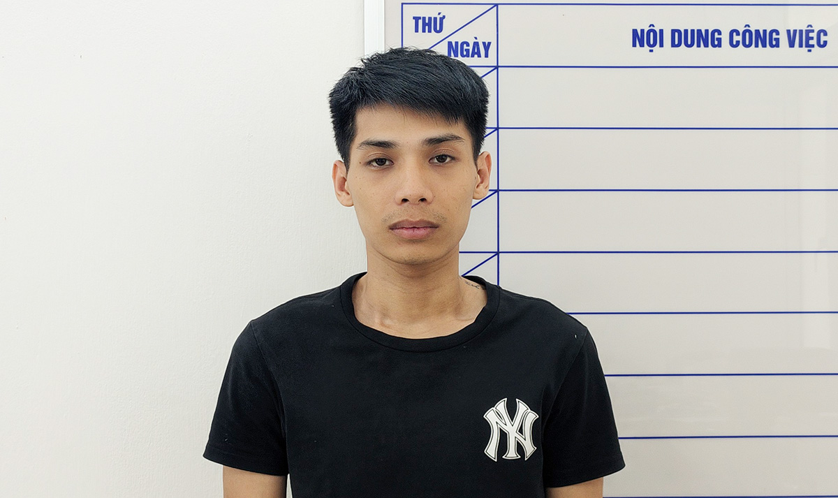 Nguyễn Văn Đông Khánh tại cơ quan điều tra. Ảnh:Công an cung cấp