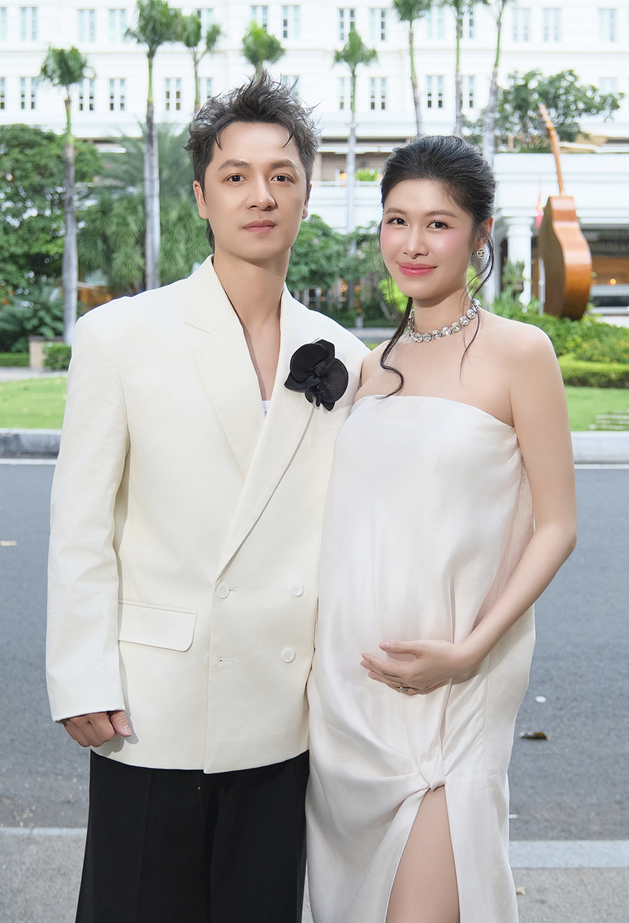 Đăng Khôi bên vợ hiện mang thai ở tháng thứ năm. Ảnh: Nhân vật cung cấp