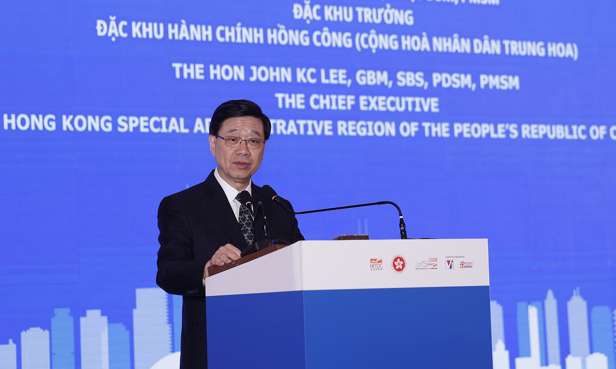 Ông Lý Gia Siêu, Trưởng Đặc khu Hành chính Hong Kong phát biểu trong chuyến thăm Việt Nam. Ảnh: HKTDC