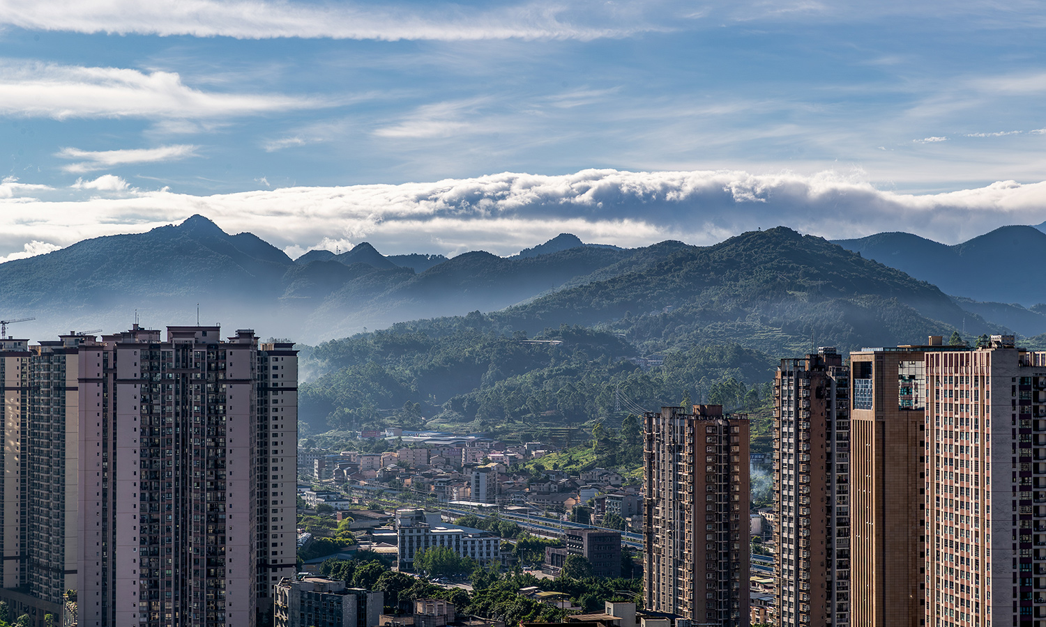 Quận Nam Xuyên, thành phố Trùng Khánh, tây nam Trung Quốc, ngày 2/8. Ảnh: CFP