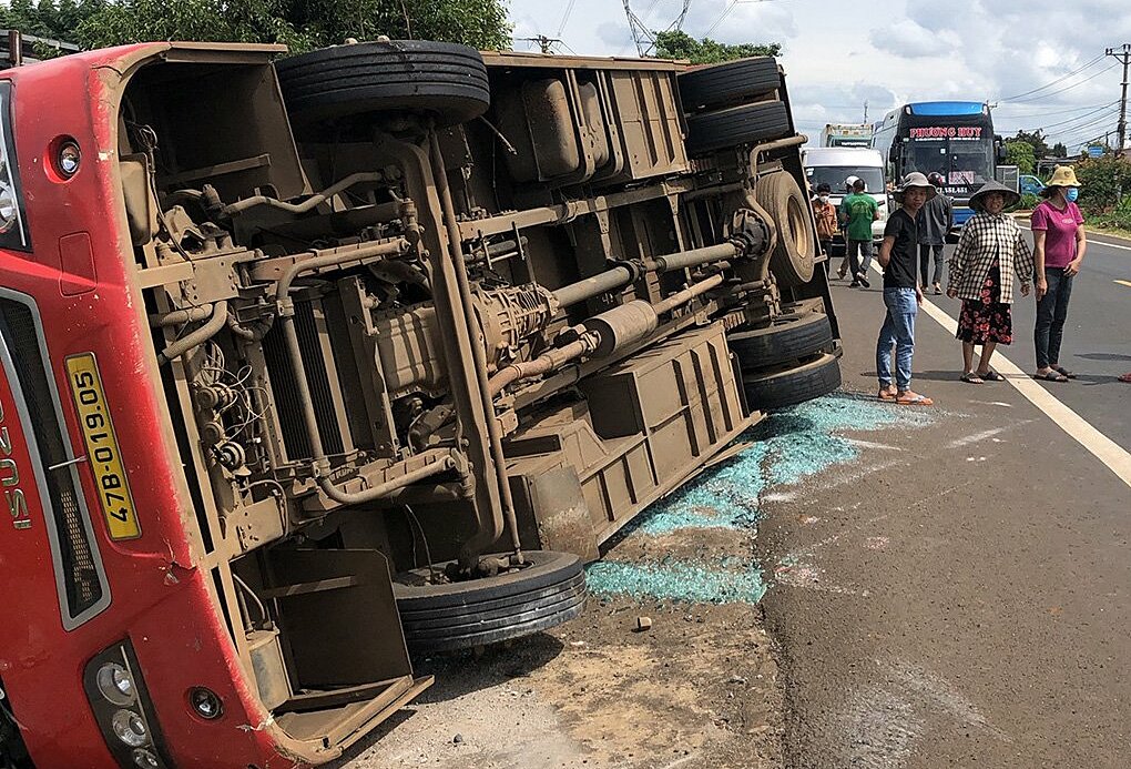 Hiện trường tai nạn trên quốc lộ 14, chiều 17/8. Ảnh: Ngọc Oanh