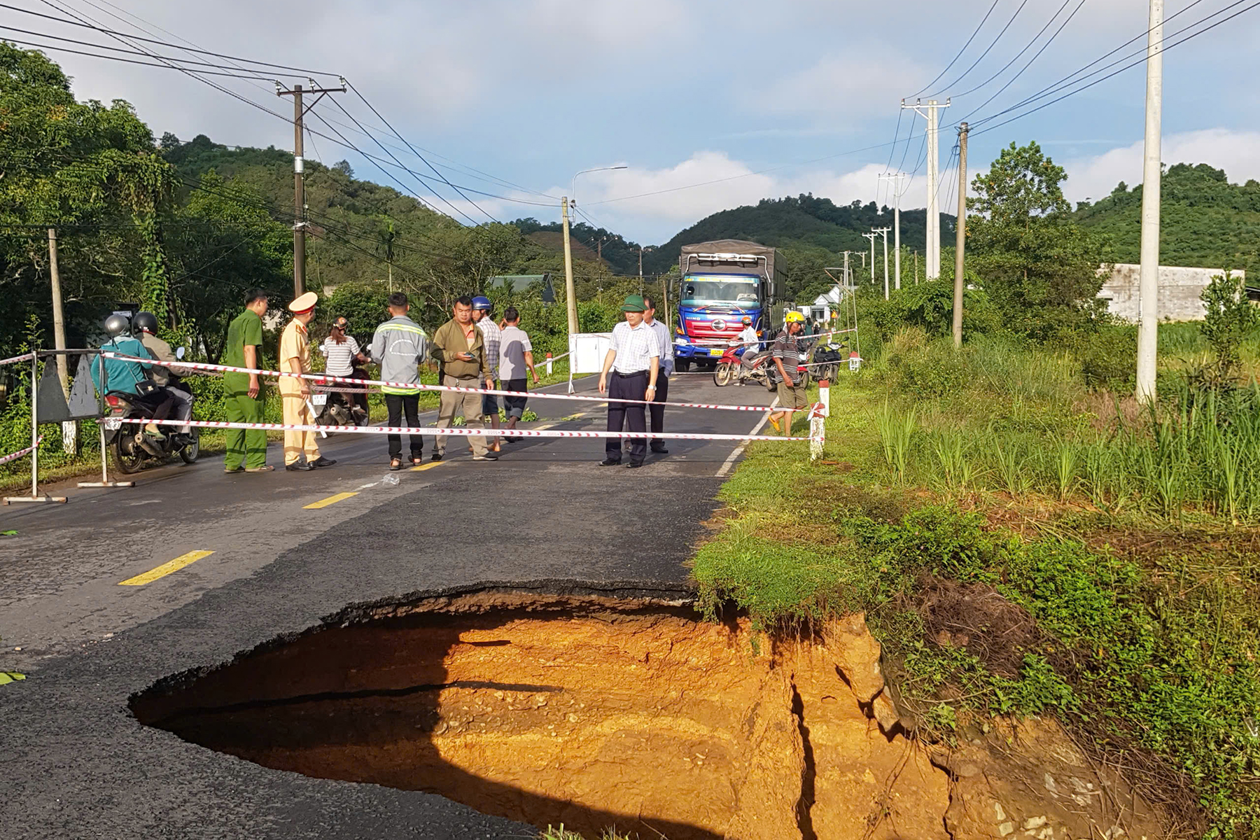 Hiện trường sạt lở. Ảnh: Hoài Thanh