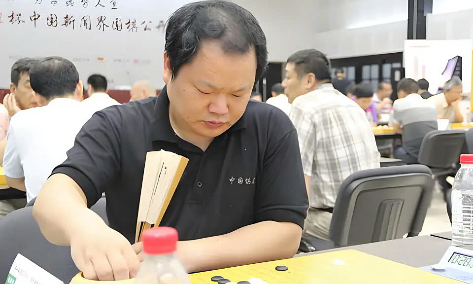 Kỳ thủ cờ vây kiêm phóng viên cờ của Titan Sports, Tạ Duệ. Ảnh: QQ