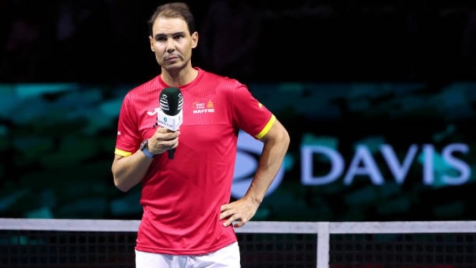 rafa-nadal-golf-retirado-jpeg-9038-1732592587 Nadal phát biểu trong buổi lễ chia tay sự nghiệp, trên sân Jose Maria Martin Carpena, Malaga, Tây Ban Nha. Ảnh: DC