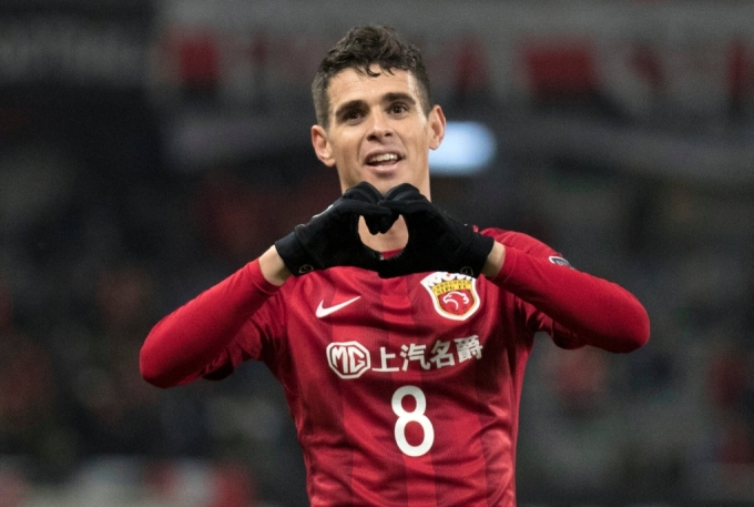 oscar-8554-1733450865 Oscar từng là cầu thủ đắt giá nhất lịch sử chuyển nhượng châu Á, khi Cảng Thượng Hải mua anh với giá 73 triệu USD năm 2017. Ảnh: AP