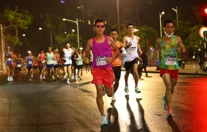 Kento Kabashima trên đường chạy VnExpress Marathon Hải Phòng sáng 15/12. Ảnh: VnExpress Marathon Hải Phòng