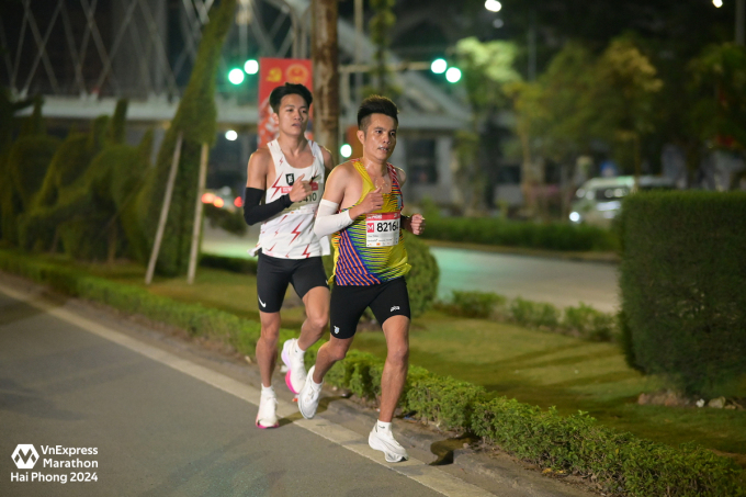 x16-2966-jpg-1734223841-2267-1734224186 Lương Đức Phước so kè Lê Văn Thao ở những km đầu. Ảnh: VM