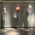 Không gian trưng bày triển lãm. Ảnh: Hiểu Nhân