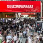 Khách tham quan Hội chợ Xuất nhập khẩu Trung Quốc, còn được gọi là Hội chợ Canton, tại Quảng Châu, tỉnh Quảng Đông ngày 15/4. Ảnh: Xinhua