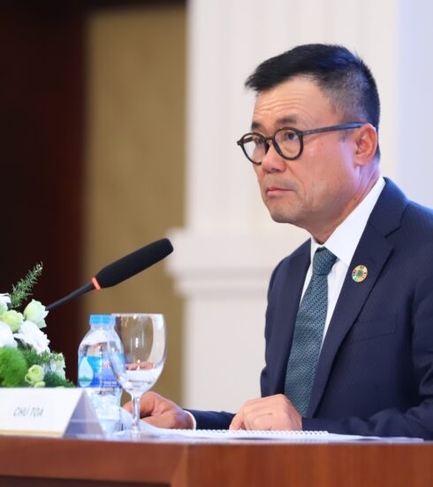 Ông Nguyễn Duy Hưng tại phiên họp thường niên chiều 26/4. Ảnh: PAN Group