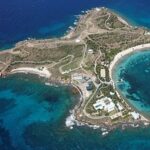 Đảo Little St. James nhìn từ trên cao ngày 21/7/2019. Ảnh: Reuters