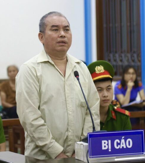 Bị cáo Vi Văn Phượng tại phúc thẩm hôm nay, 23/5. Ảnh: Danh Lam