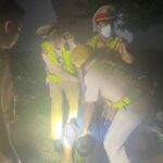 CSGT khống chế lái xe Minh. Ảnh: Cơ quan công an cung cấp