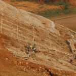 Bờ kè, ta luy bên ngoài Dự án Khu công nghiệp Nhân Cơ bị sụt lún, hư hỏng nặng. Ảnh: Ngọc Oanh