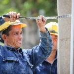 Công nhân Điện lực TP HCM sửa chữa điện tại khu chế xuất Tân Thuận (quận 7, TP HCM). Ảnh: Thành Nguyễn