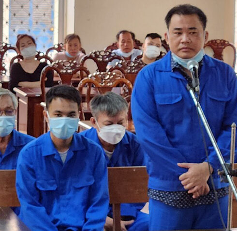 Các bị cáo tại phiên toà ngày 8/5. Ảnh: An Bình