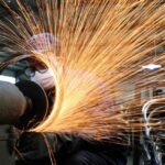 Công nhân trong một nhà máy thép tại Chiết Giang (Trung Quốc). Ảnh: Reuters