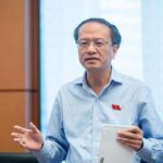 Ông Đinh Ngọc Minh, Ủy viên chuyên trách Ủy ban Kinh tế Quốc hội phát biểu tại tổ về kinh tế xã hội, sáng 25/5. Ảnh: Hoàng Phong