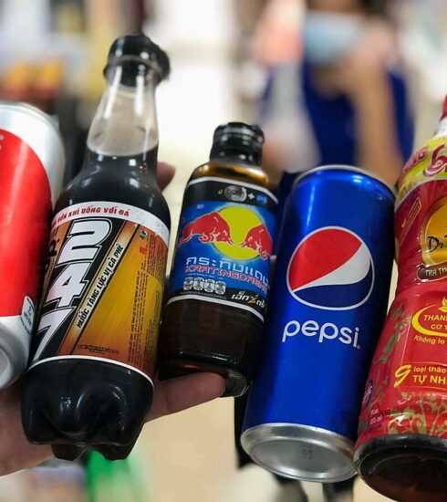 Một số loại đồ uống có đường được tiêu thụ tại Việt Nam. Ảnh:Anh Tú
