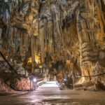 Hang Nerja tại Tây Ban Nha thu hút con người suốt hàng chục nghìn năm. Ảnh: Ana Vanesa Garcia Naranjo