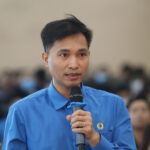 Ông Nguyễn Văn Tân, Chủ tịch Công đoàn Công ty Hosiden nêu thực tế nhiều công nhân đóng BHXH 10 năm chọn rút BHXH một lần vì số năm điều kiện để hưởng lương hưu xa vời. Ảnh: Gia Chính