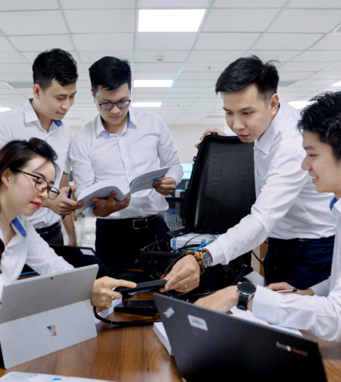 Đội ngũ cán bộ nhân viên tại MobiFone. Ảnh: MobiFone