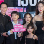 Lý Hải và gia đình trong buổi công chiếu phim Lật mặt 6 cuối tháng 4 tại TP HCM. Ảnh: Lê Tuấn