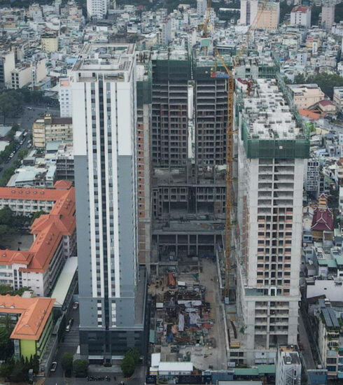 Hiện trạng dự án The Grand Manhattan trên đường Cô Giang, quận 1 hồi cuối tháng 2/2023. Ảnh: Châu Long