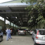 Đăng kiểm xe tại một đơn vị ở Hà Nội. Ảnh: Ngọc Thành