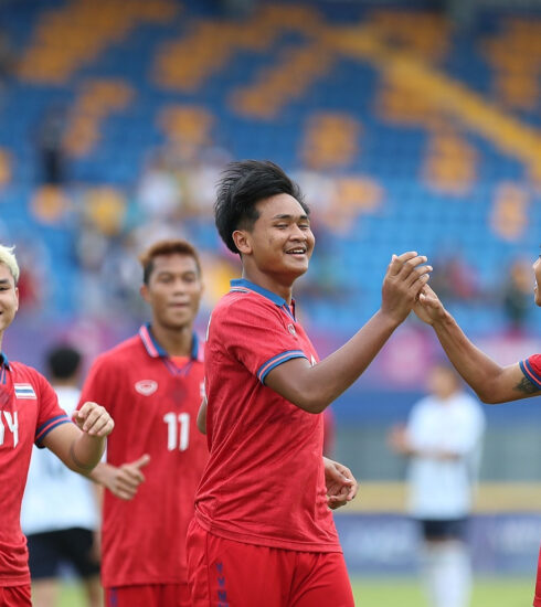 Các cầu thủ U22 Thái Lan mừng bàn trong trận thắng Lào 4-1 hôm 8/5. Ảnh: Lâm Thỏa