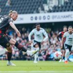 Haaland đá phạt đền ghi bàn trong trận Man City thắng West Ham ở vòng 34 Ngoại hạng Anh ngày 30/4. Ảnh: mancity.com