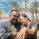 Thu Phương và Dũng Taylor đeo nhẫn cưới. Ảnh: Nhân vật cung cấp